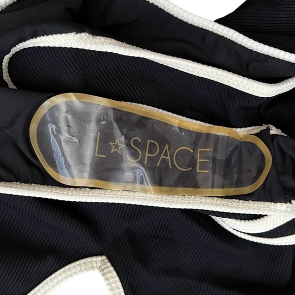 NWT 💯 L*Space Caicos One Piece Belted Halter Swimsuit Swimwear Black White XS - Picture 9 of 14